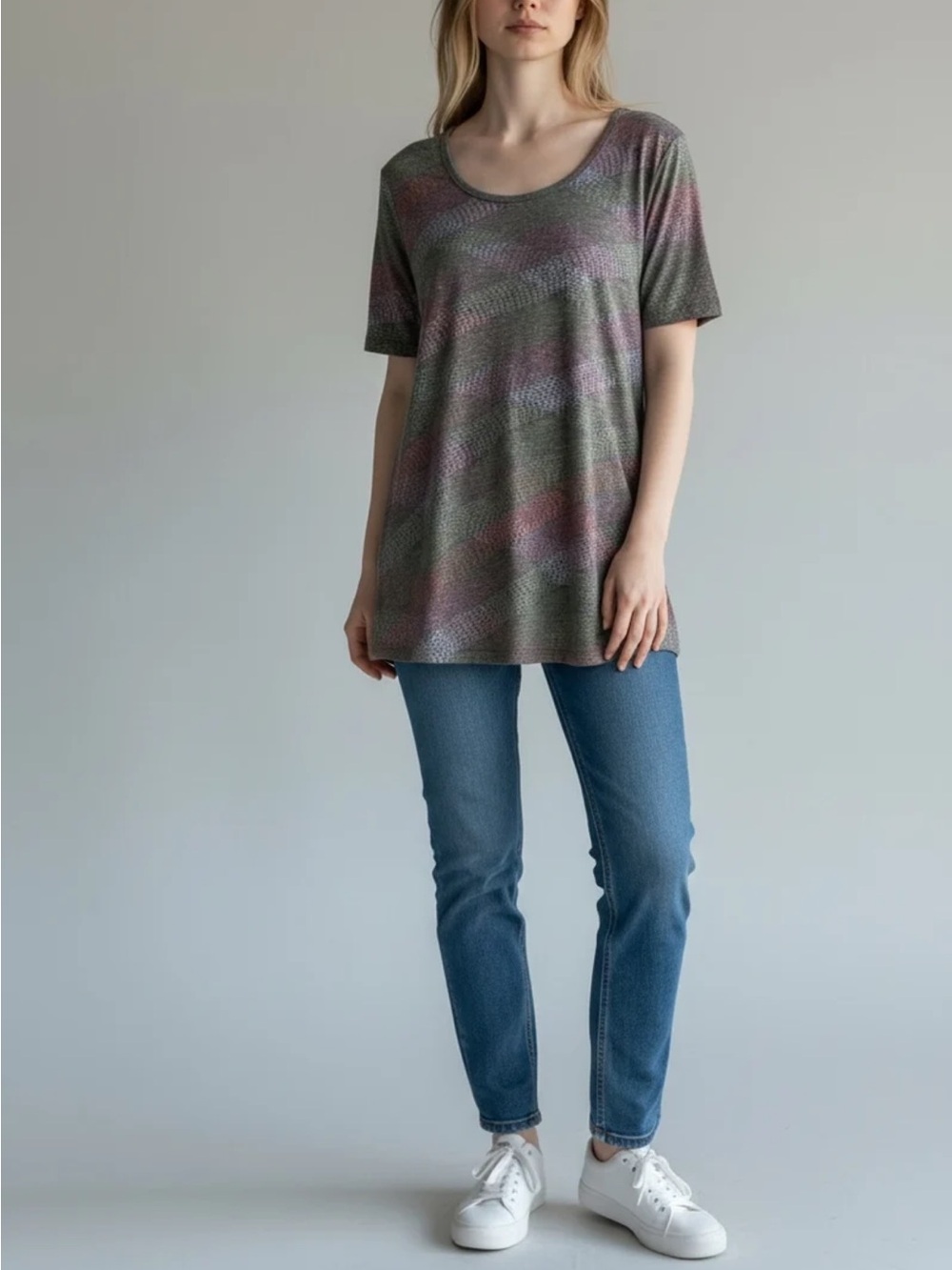Women's LuluRue Gray Patterned Short Sleeve Perfect T- Shirt Size Small